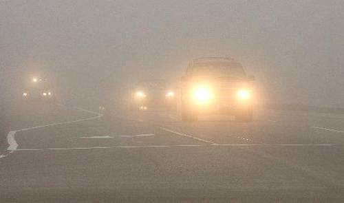 這些霧霾天駕駛技巧你不得不學(xué) 車道如何選